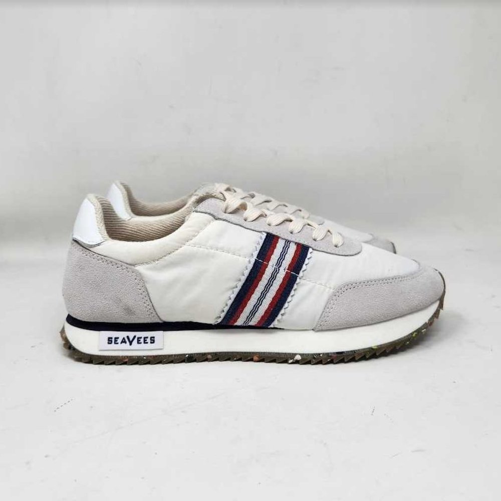 Men's 8.5 Seavees Royal Runner sneakers in white stripe